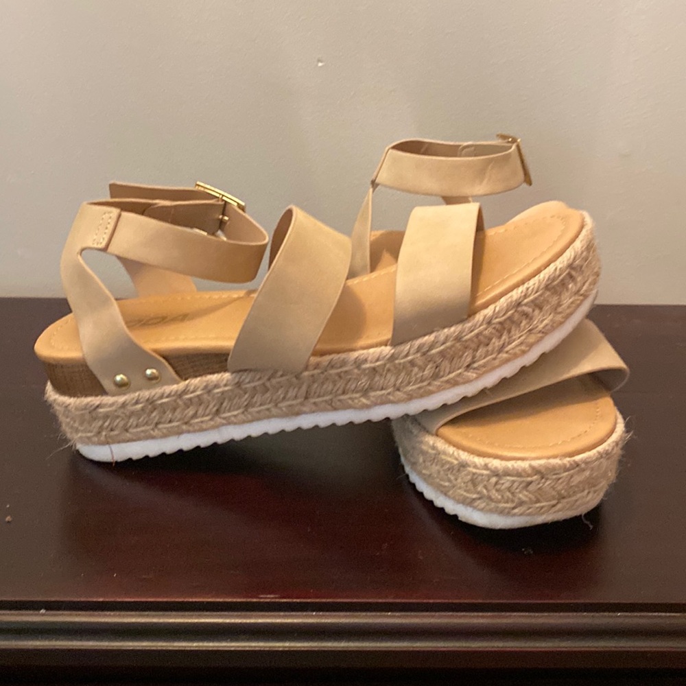 Platform sandals